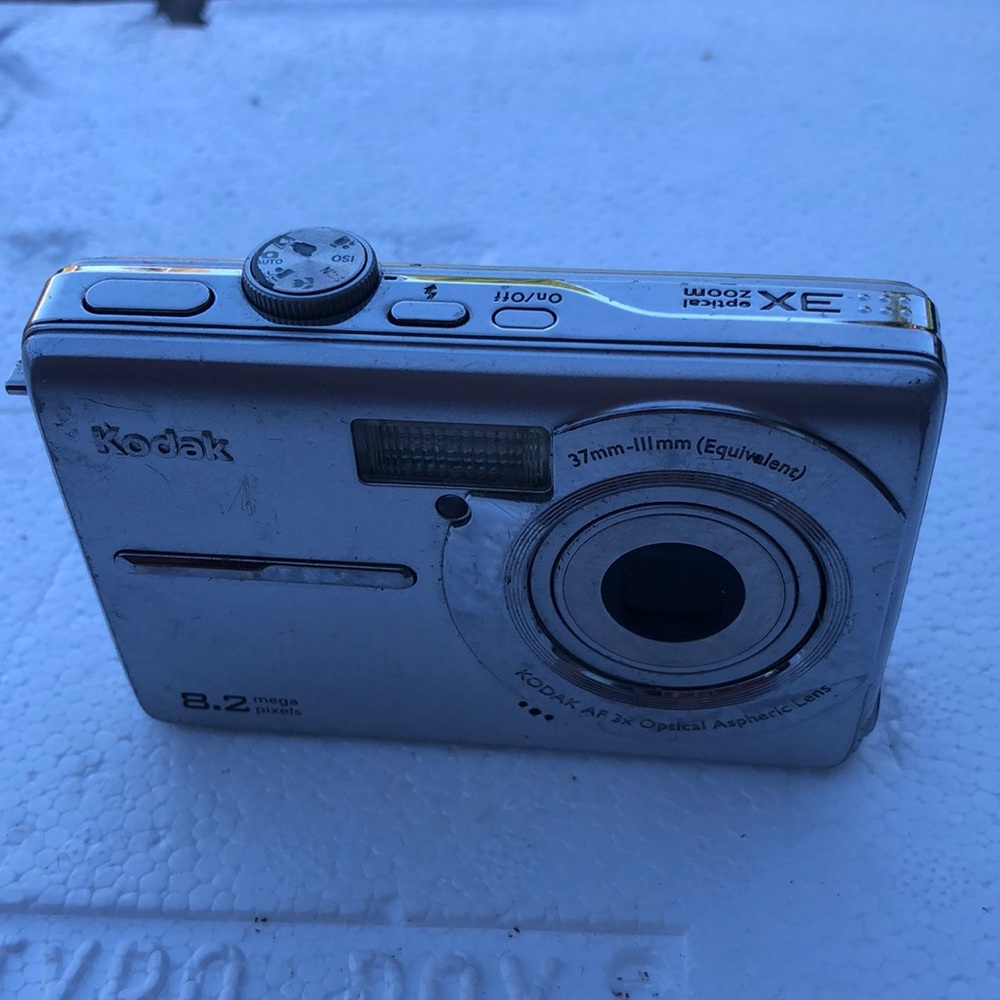 Kodak 8.2 MP Silver Digital Camera Compact Point-and-Shoot